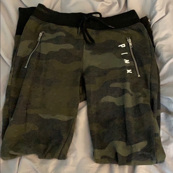 PINK Victoria's Secret Pants - PINK camo leggings/sweatpants size X-small